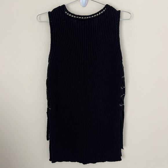 Cupcakes and Cashmere Black Knit Crewneck Sleeveless Sweater Size S - Picture 2 of 11